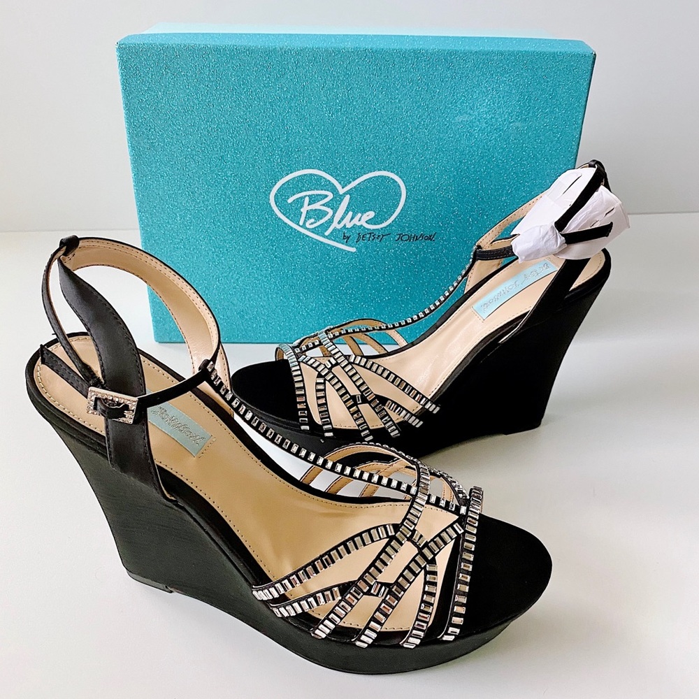 ✨New BETSEY JOHNSON Ember Embellished Strap Wedges